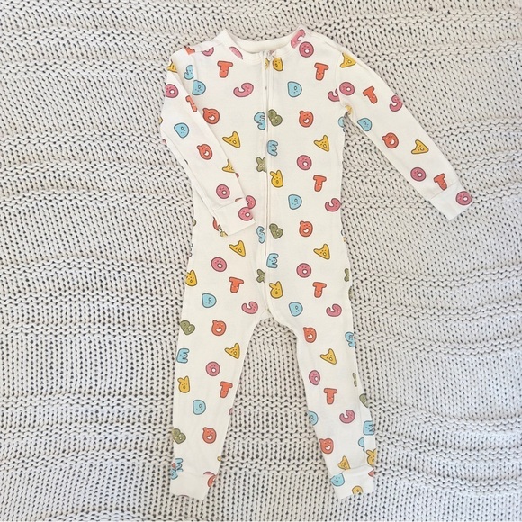 Old Navy Snug Fit ABC Zip Unisex Pajamas Size 3T - Picture 1 of 4
